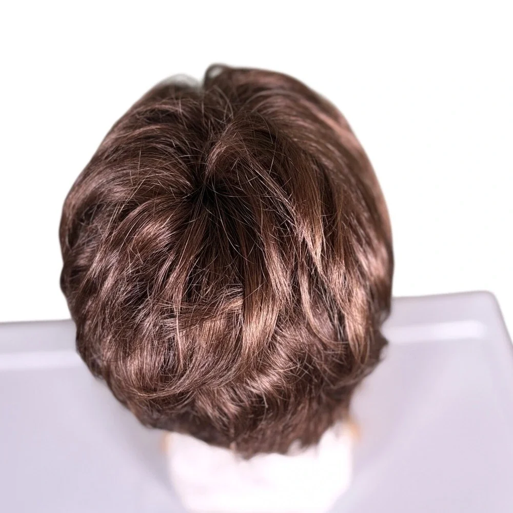 Henry Margu Iris Wig Short Straight Medium Brown Highlights‎ 8H NWT